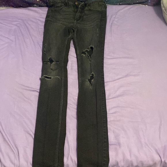 They look perfect put on one time they look good they just don’t fit me - Picture 1 of 2